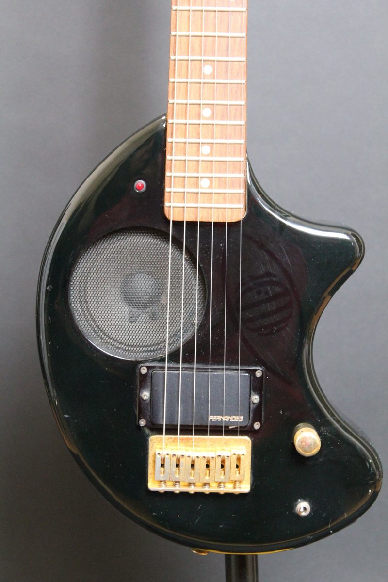 FERNANDES ZO-3C アンプ内蔵 ミニエレキギター 本体のみ