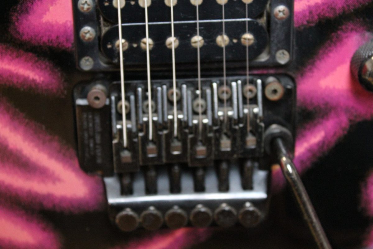 MG-MIIGのロック式トレモロ